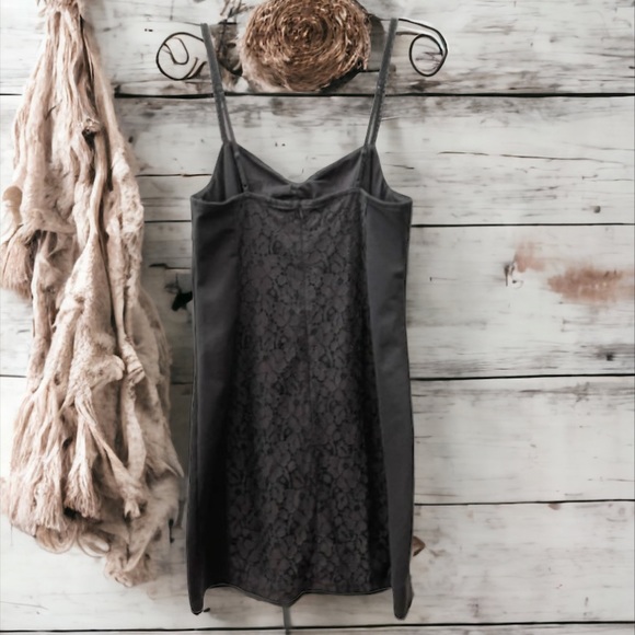 AMERICAN EAGLE GRAY LACE BODYCON DRESS SIZE 6 - Picture 4 of 7